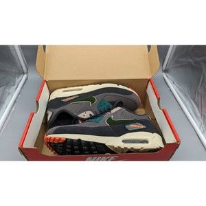 Size 10.5 US - Nike Air Max 90 Premium SE Rain Forest 2018